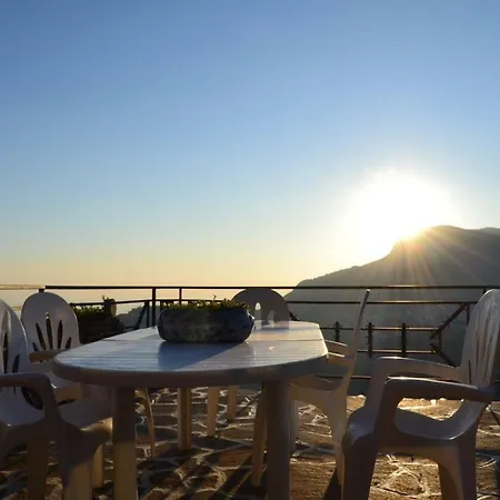 Apartament 'la Torre Di Adele' Pianillo